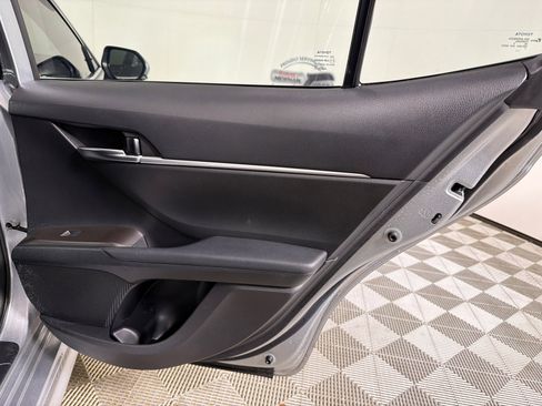 Used 2023 Toyota Camry SE FWD image 16