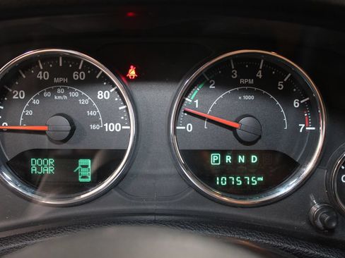 Used 2015 Jeep Wrangler Sport AWD/4WD image 21