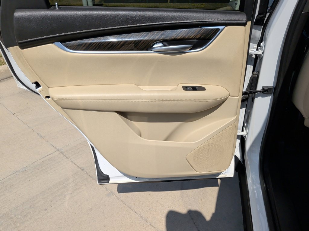 Used 2019 Cadillac XT5 FWD image 31