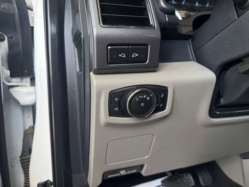Used 2022 Ford F250 XLT w/ XLT Premium Package AWD/4WD image 8