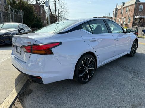 Used 2025 Nissan Altima 2.5 SR FWD image 4
