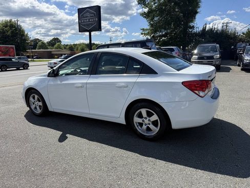 Used 2016 Chevrolet Cruze LT w/ Technology Package FWD image 7