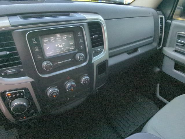 Used 2015 RAM 1500 Classic SLT AWD/4WD image 13