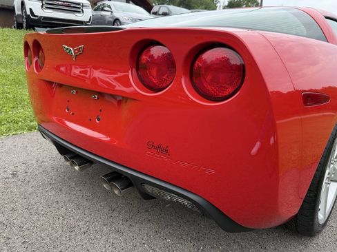 Used 2007 Chevrolet Corvette Coupe w/ Preferred Equipment Group RWD image 14