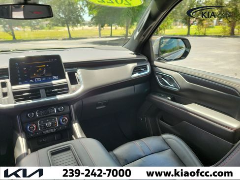 Used 2022 Chevrolet Suburban RST w/ Luxury Package AWD/4WD image 21