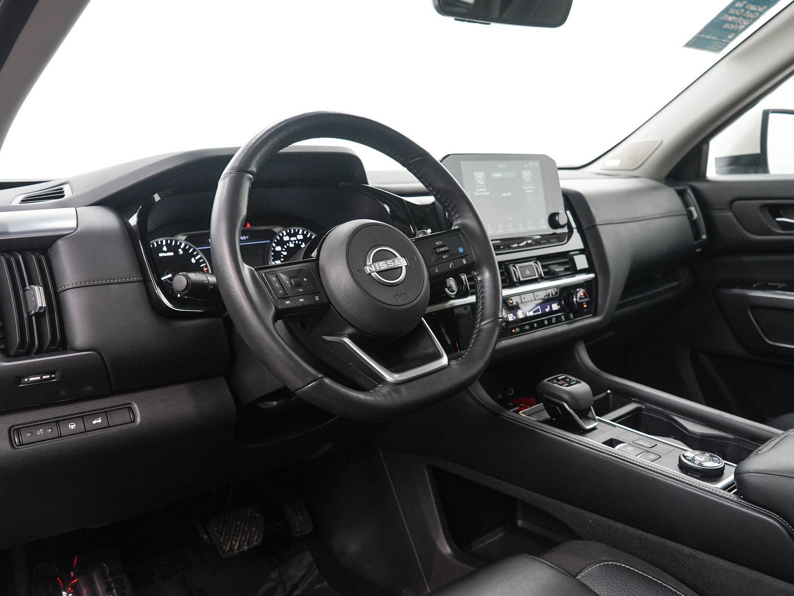 Used 2024 Nissan Pathfinder SL w/ SL Premium Package AWD/4WD image 26