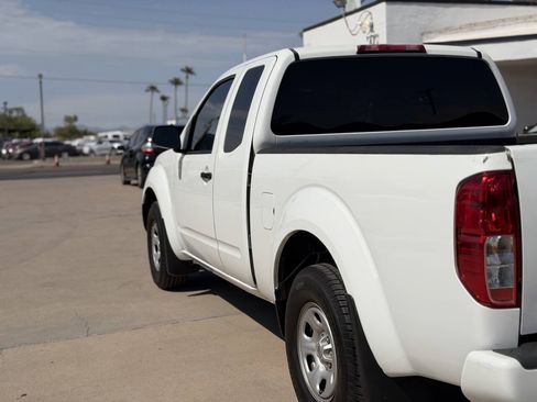 Used 2019 Nissan Frontier S RWD image 3