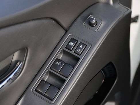 Used 2023 Nissan Frontier SV w/ Midnight Edition Package image 16