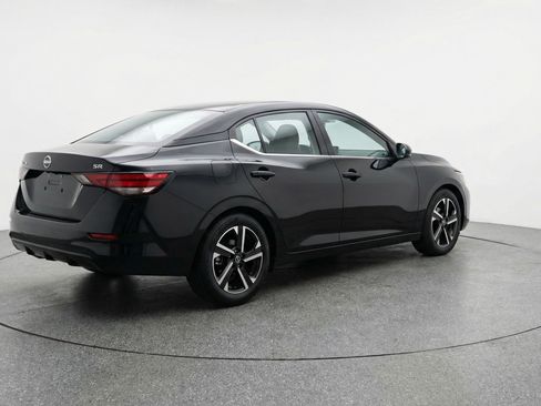 Used 2025 Nissan Sentra SV image 9