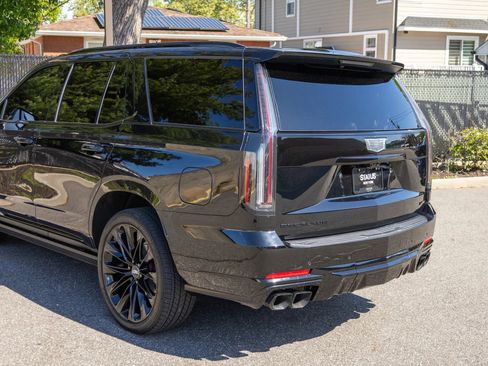 Used 2026 Cadillac Escalade V AWD/4WD image 34