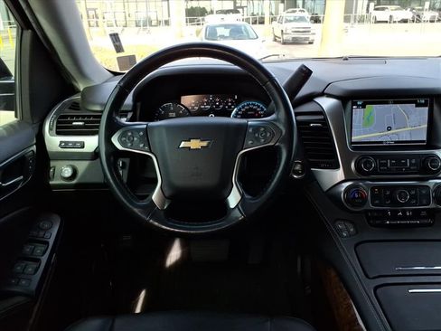 Used 2019 Chevrolet Suburban Premier image 23