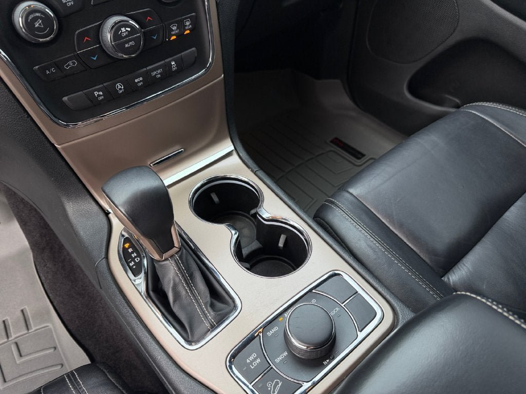 Used 2016 Jeep Grand Cherokee Limited AWD/4WD image 18