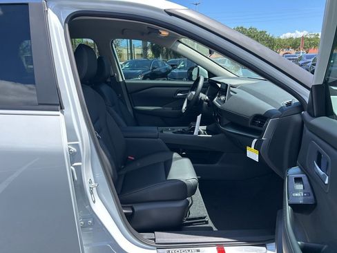 New 2026 Nissan Rogue SV FWD image 40