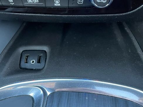 Used 2019 Buick Enclave Premium w/ Experience Buick Package AWD/4WD image 31