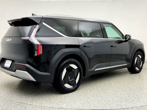 Used 2026 Kia EV9 Wind image 5