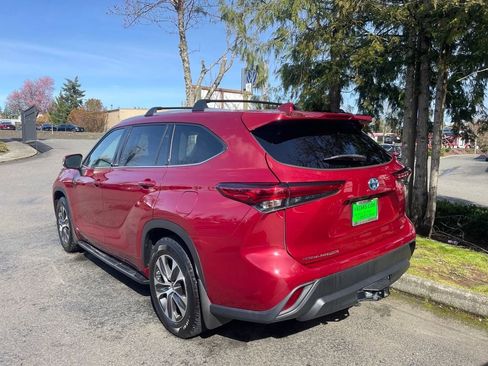 Used 2022 Toyota Highlander XLE image 7