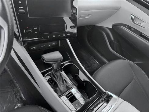 Used 2024 Hyundai Tucson SE image 12