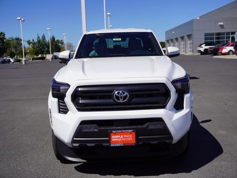 New 2026 Toyota Tacoma SR5 image 7