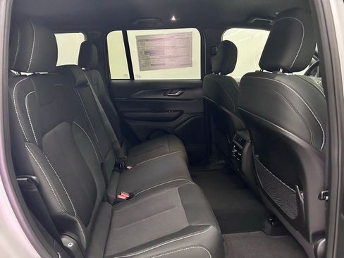 New 2025 Jeep Grand Cherokee Laredo w/ Trailer Tow Package image 20