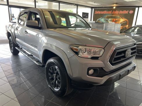 Used 2020 Toyota Tacoma SR5 image 4