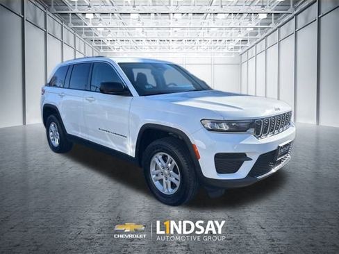 Used 2023 Jeep Grand Cherokee Laredo w/ Luxury Tech Group I image 24