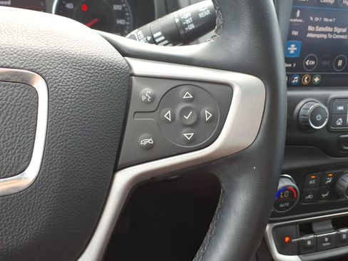 Used 2023 GMC Terrain SLT AWD/4WD image 16
