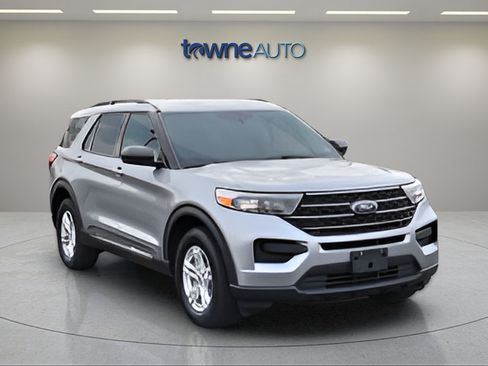 Used 2022 Ford Explorer XLT AWD/4WD image 7