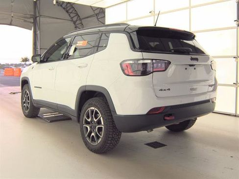 Used 2024 Jeep Compass Trailhawk AWD/4WD image 3