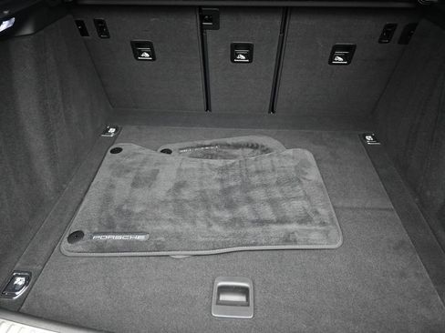 Used 2024 Porsche Macan Turbo image 19