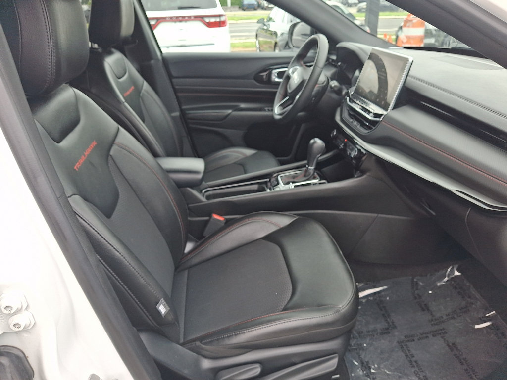 Used 2025 Jeep Compass Trailhawk AWD/4WD image 11
