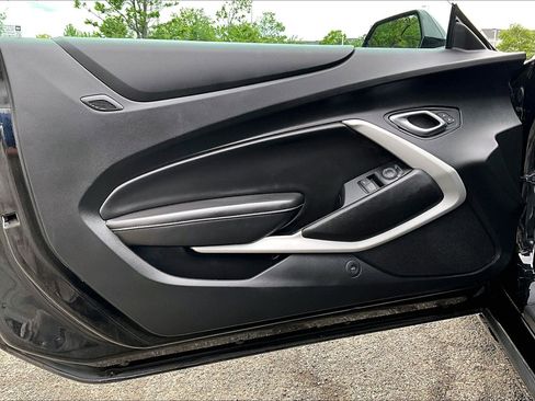 Used 2018 Chevrolet Camaro LT RWD image 20