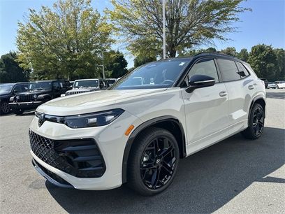 New 2025 Volkswagen Tiguan SE R-Line