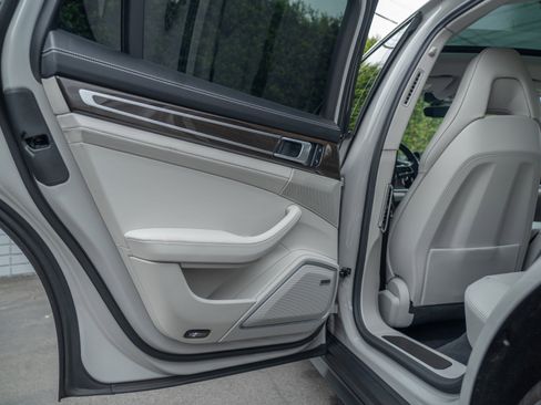 Used 2023 Porsche Panamera 4 Platinum Edition w/ Assistance Package image 35