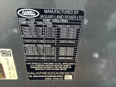 New 2025 Land Rover Range Rover SE image 18