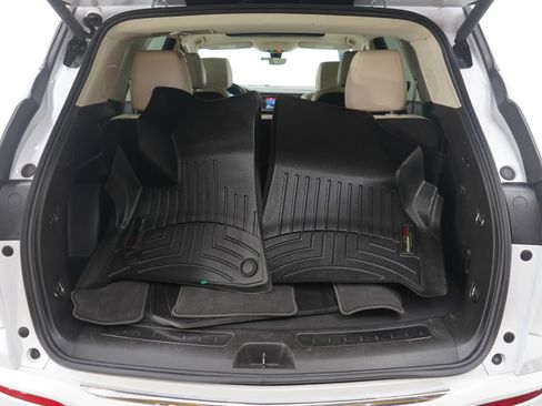 Used 2023 Buick Enclave Avenir image 17