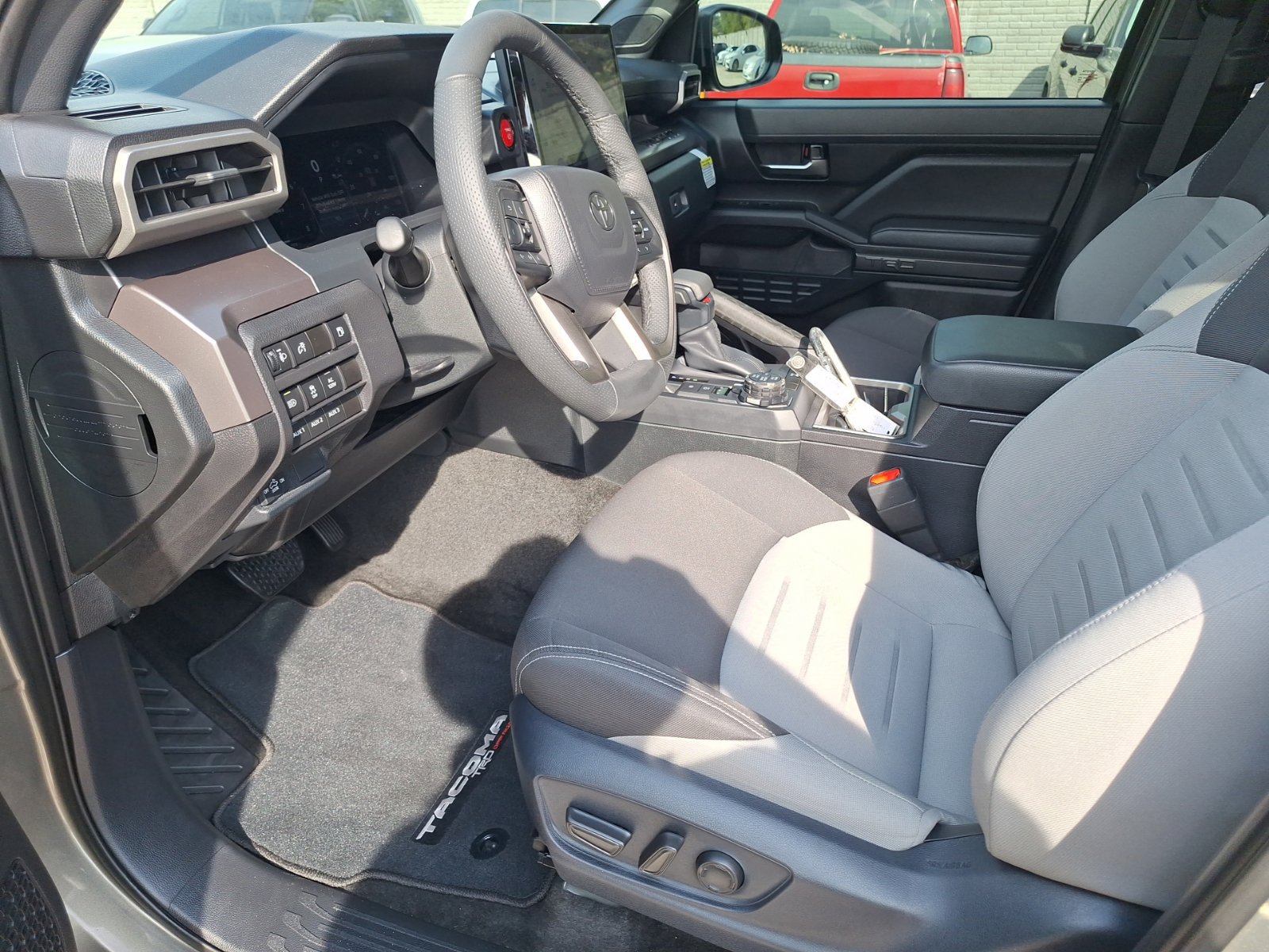 Used 2025 Toyota Tacoma TRD Off-Road w/ TRD Off Road Upgrade Package AWD/4WD image 18
