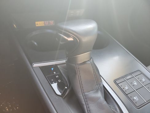 Used 2024 Lexus UX 250h FWD w/ Premium Package image 29