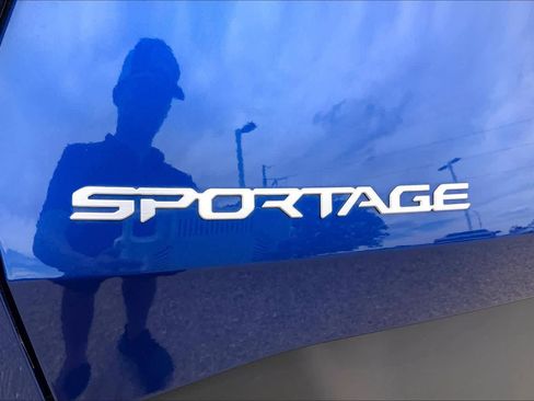 Certified 2025 Kia Sportage EX w/ Premium Package AWD/4WD image 33