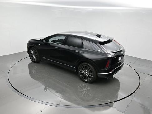 New 2027 Cadillac Optiq Premium Sport w/ LPO, Floor Liner Package AWD/4WD image 44