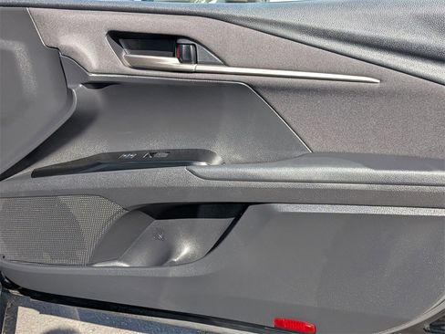 Used 2025 Toyota Camry LE image 32