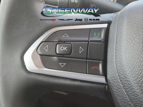 Used 2024 Jeep Compass Latitude image 24