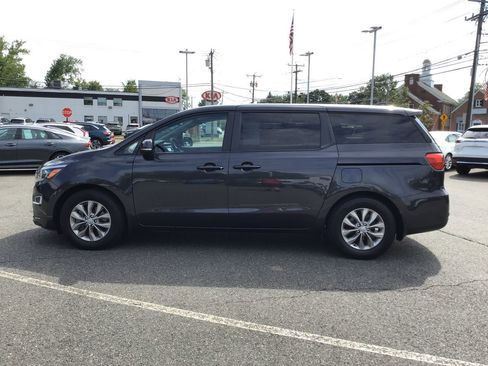 Used 2020 Kia Sedona LX image 5