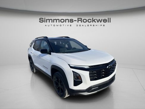 New 2026 Chevrolet Equinox LT w/ Convenience Package II image 2