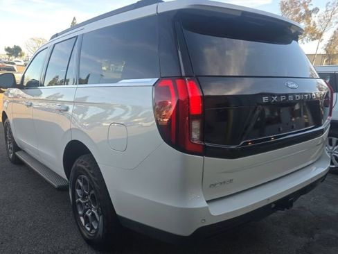 Used 2025 Ford Expedition Active image 3