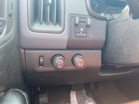 Used 2022 Chevrolet Colorado Z71 AWD/4WD image 17