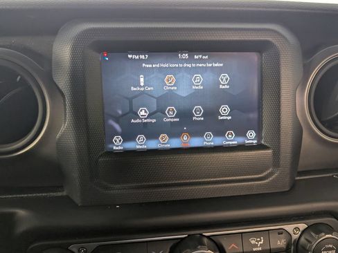Used 2022 Jeep Wrangler Sport AWD/4WD image 18