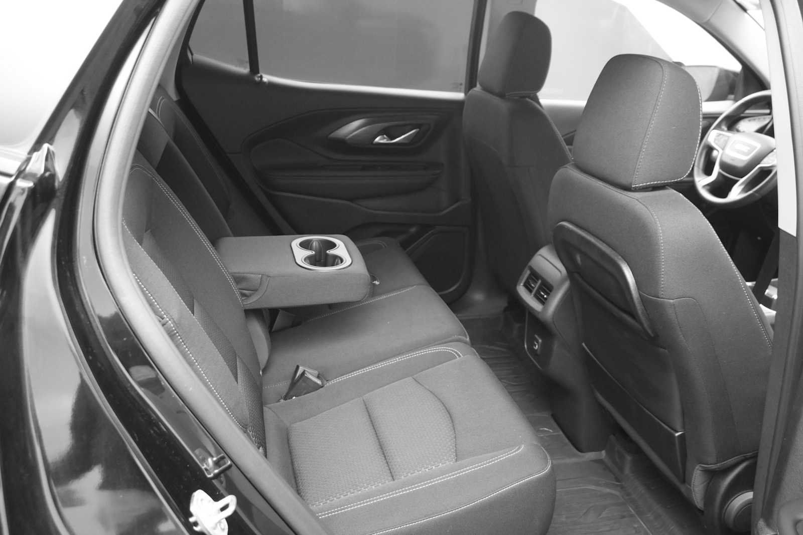 Used 2024 GMC Terrain SLE w/ Driver Convenience Package AWD/4WD image 9