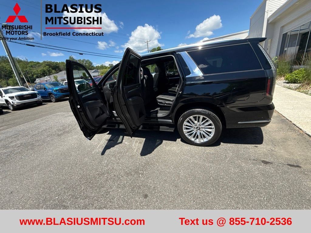 Used 2026 Cadillac Escalade Luxury AWD/4WD image 74