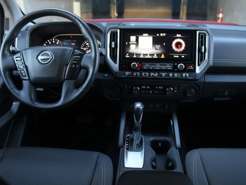Used 2025 Nissan Frontier SV w/ SV Convenience Package RWD image 31