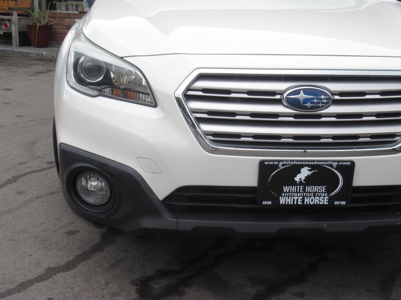 Used 2016 Subaru Outback 2.5i Premium AWD/4WD image 3